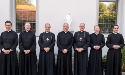 Gli stemmi e i motti dei futuri vescovi FSSPX in anteprima